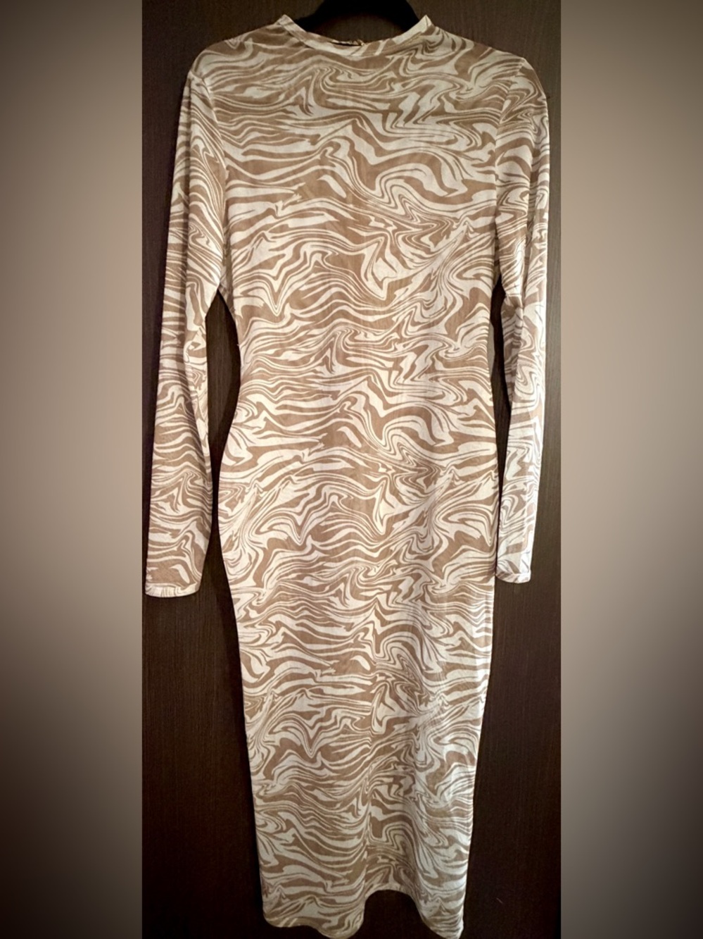 NWOT Meshki Long Sleeve Marble-Print Bodycon Dress - Beige & White